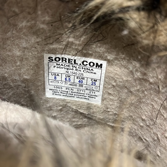 sorel boots - Picture 7 of 8